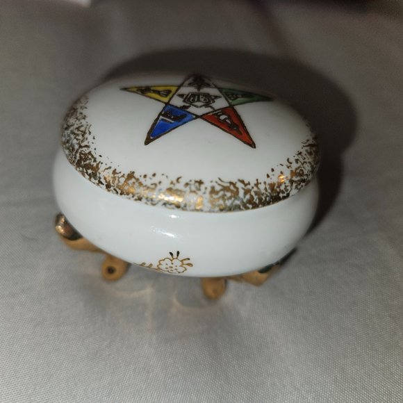 Vintage Eastern Star Footed Mini Trinket Box ~ Made in Japan ~ 1.5" X 2" - Picture 1 of 6